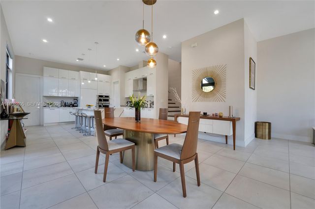 8279 NW 43rd St, Doral, FL 33166