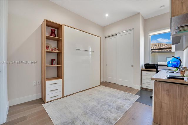 8279 NW 43rd St, Doral, FL 33166