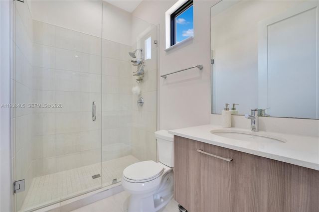 8279 NW 43rd St, Doral, FL 33166