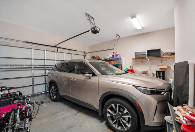 8279 NW 43rd St, Doral, FL 33166