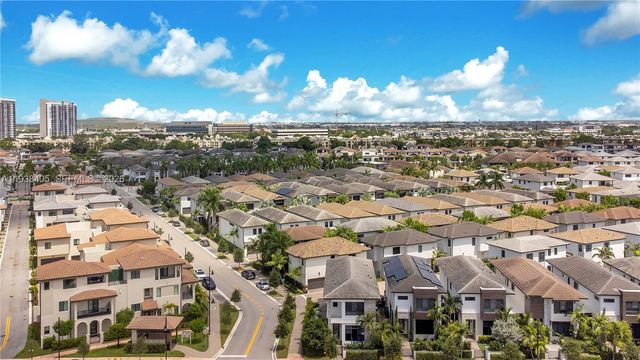 8279 NW 43rd St, Doral, FL 33166