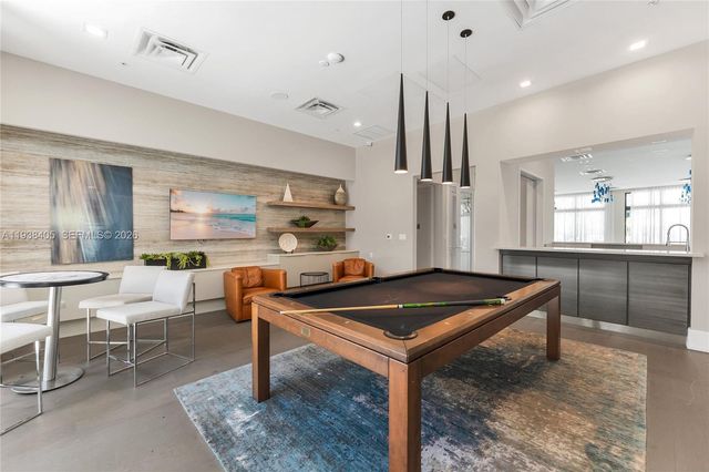 8279 NW 43rd St, Doral, FL 33166