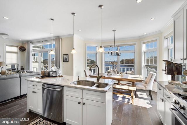 7 TRAVELERS WAY, Bayville, NJ 08721