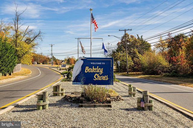7 TRAVELERS WAY, Bayville, NJ 08721