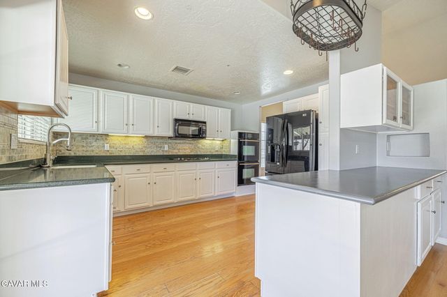 3338 E Avenue H4, Lancaster, CA 93535