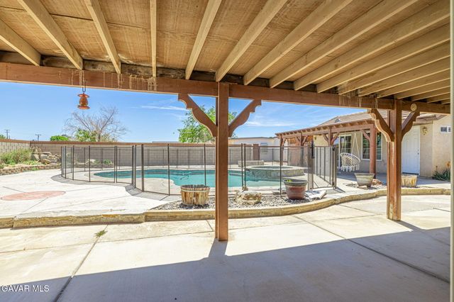 3338 E Avenue H4, Lancaster, CA 93535