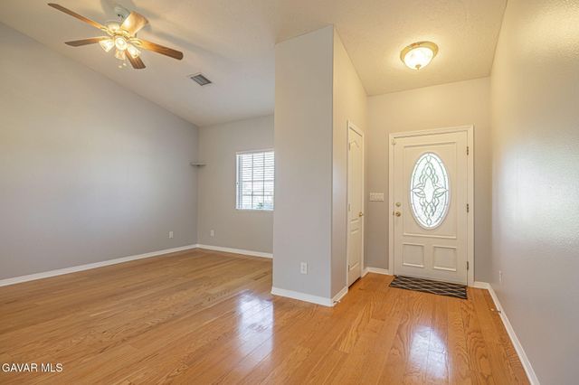 3338 E Avenue H4, Lancaster, CA 93535