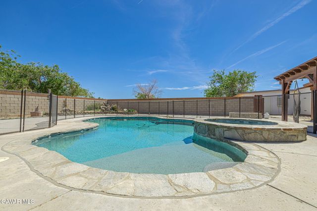 3338 E Avenue H4, Lancaster, CA 93535