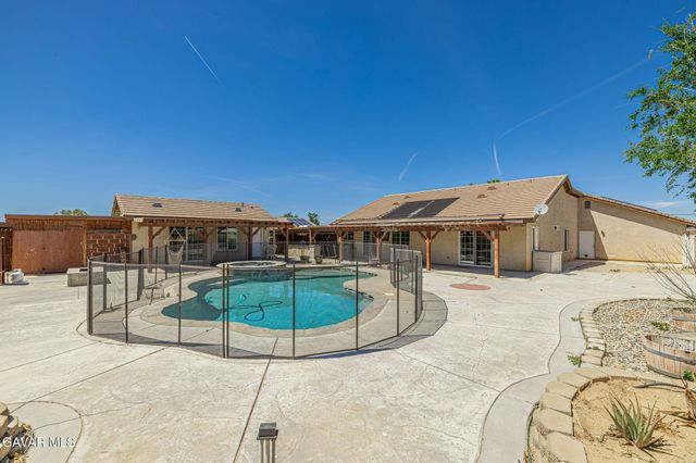 3338 E Avenue H4, Lancaster, CA 93535