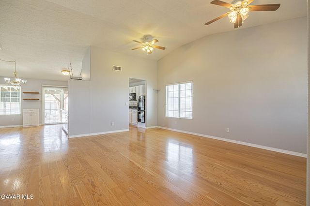 3338 E Avenue H4, Lancaster, CA 93535