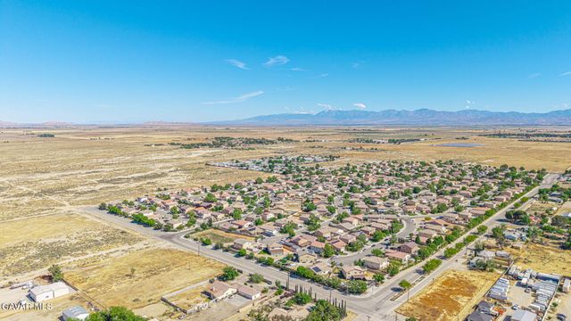3338 E Avenue H4, Lancaster, CA 93535