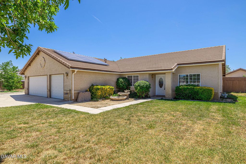 3338 E Avenue H4, Lancaster, CA 93535