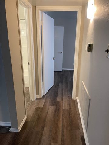 2211 S Vernon Avenue 115, Dallas, TX 75224