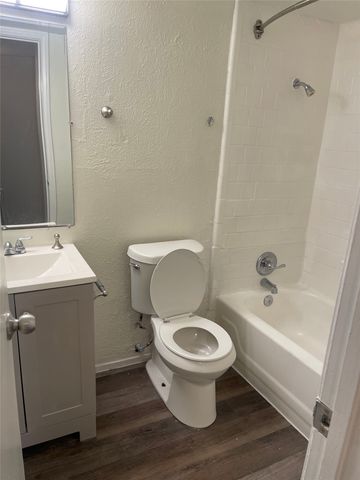 2211 S Vernon Avenue 115, Dallas, TX 75224