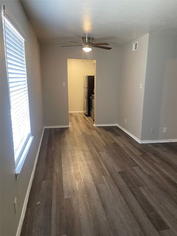 2211 S Vernon Avenue 115, Dallas, TX 75224