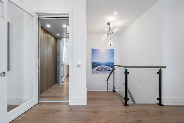 130 NE Wavecrest Way, Boca Raton, FL 33432