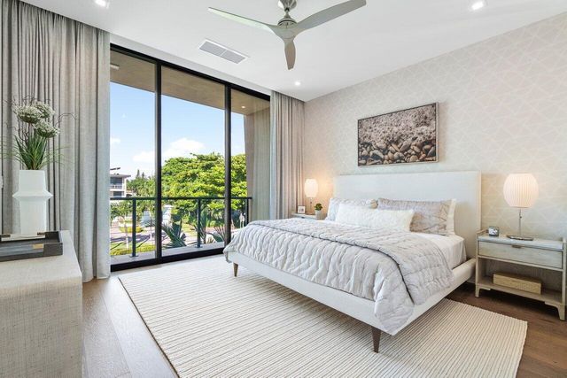 130 NE Wavecrest Way, Boca Raton, FL 33432