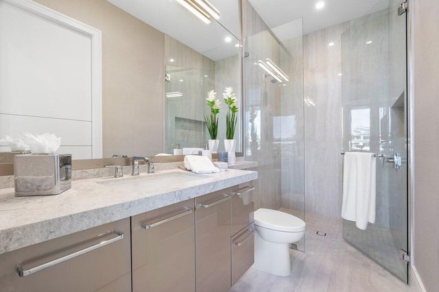 130 NE Wavecrest Way, Boca Raton, FL 33432