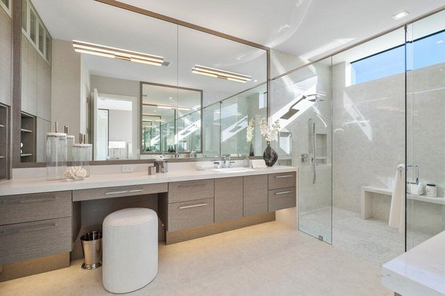 130 NE Wavecrest Way, Boca Raton, FL 33432