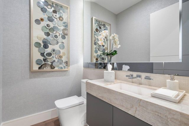 130 NE Wavecrest Way, Boca Raton, FL 33432