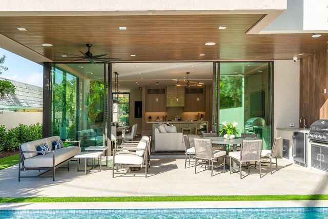 130 NE Wavecrest Way, Boca Raton, FL 33432