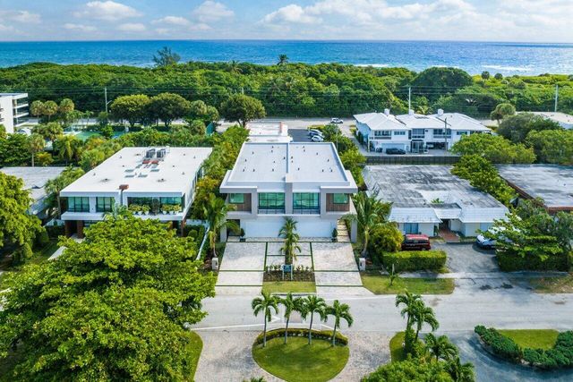 130 NE Wavecrest Way, Boca Raton, FL 33432