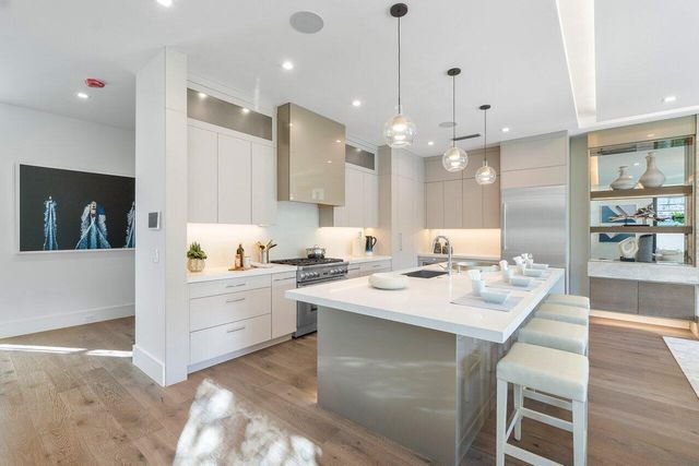 130 NE Wavecrest Way, Boca Raton, FL 33432