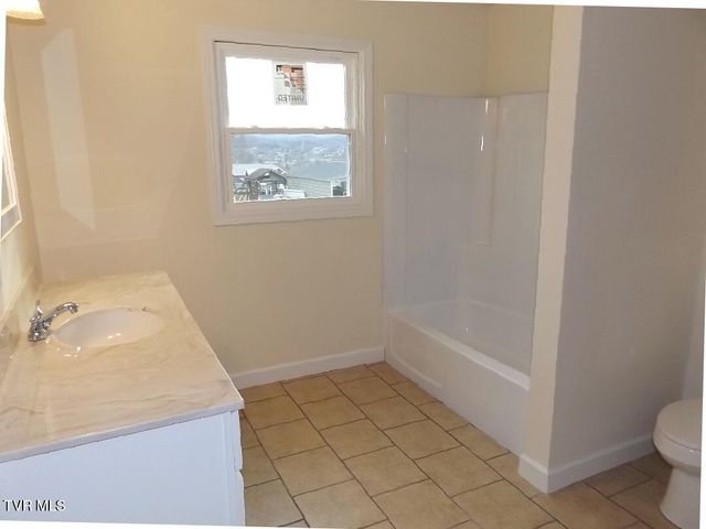 186 Fitzsimmons Hill Road, Elizabethton, TN 37643