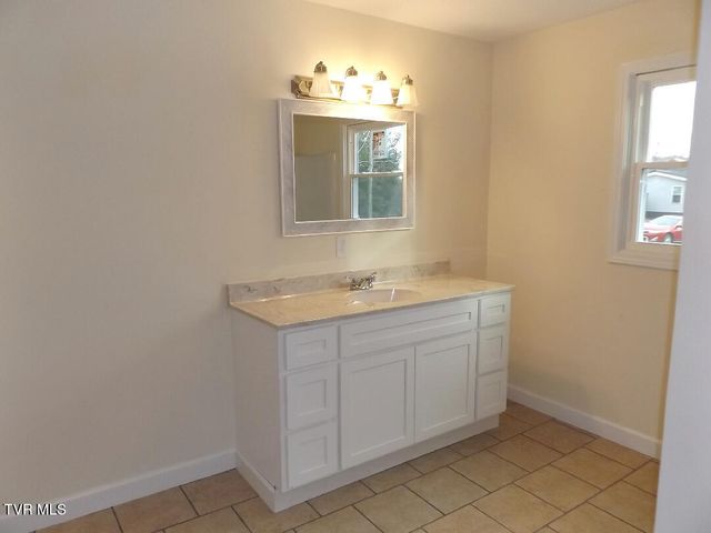186 Fitzsimmons Hill Road, Elizabethton, TN 37643