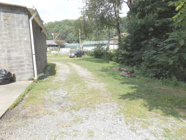 186 Fitzsimmons Hill Road, Elizabethton, TN 37643