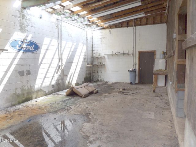 186 Fitzsimmons Hill Road, Elizabethton, TN 37643