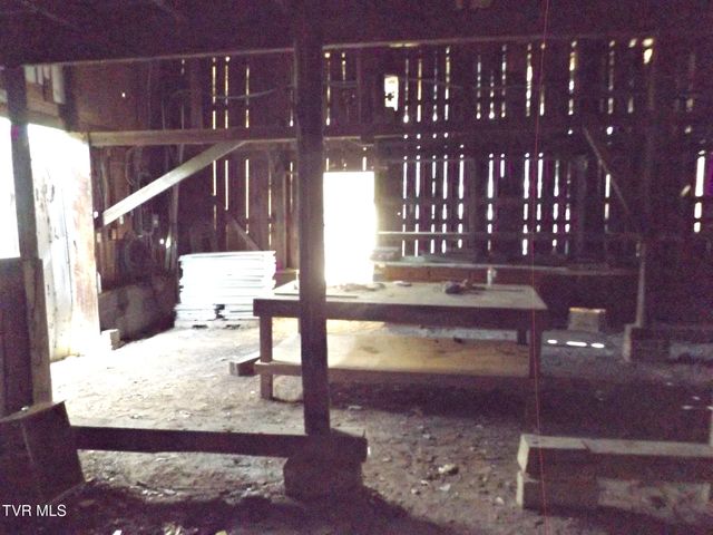 186 Fitzsimmons Hill Road, Elizabethton, TN 37643