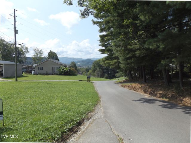 186 Fitzsimmons Hill Road, Elizabethton, TN 37643