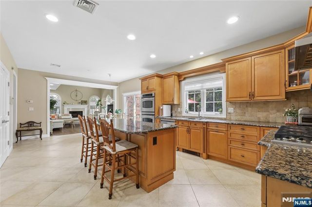 4 Leoson Parkway, Old Tappan, NJ 07675