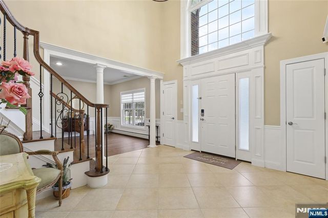 4 Leoson Parkway, Old Tappan, NJ 07675