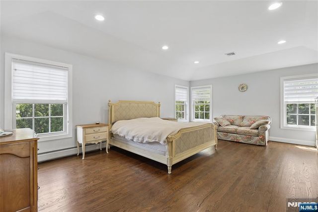 4 Leoson Parkway, Old Tappan, NJ 07675