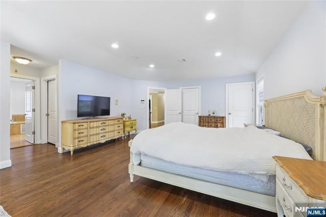 4 Leoson Parkway, Old Tappan, NJ 07675