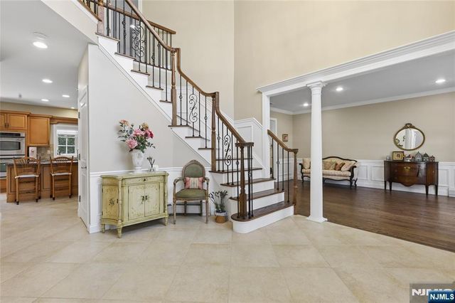 4 Leoson Parkway, Old Tappan, NJ 07675