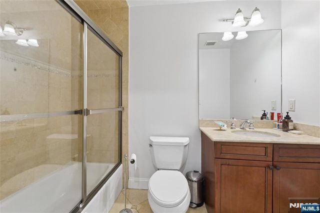 4 Leoson Parkway, Old Tappan, NJ 07675