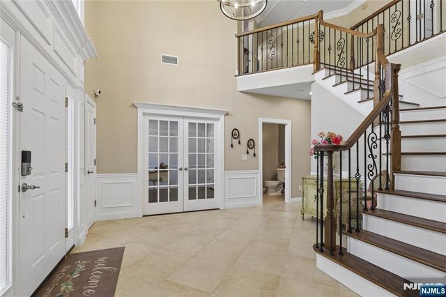 4 Leoson Parkway, Old Tappan, NJ 07675