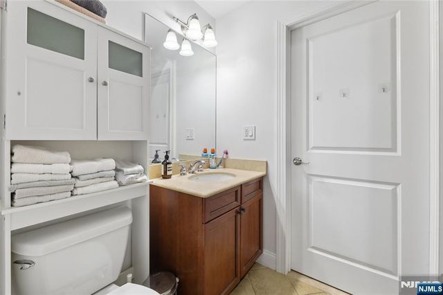 4 Leoson Parkway, Old Tappan, NJ 07675