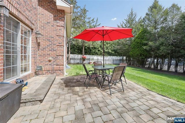 4 Leoson Parkway, Old Tappan, NJ 07675