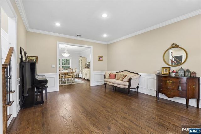 4 Leoson Parkway, Old Tappan, NJ 07675