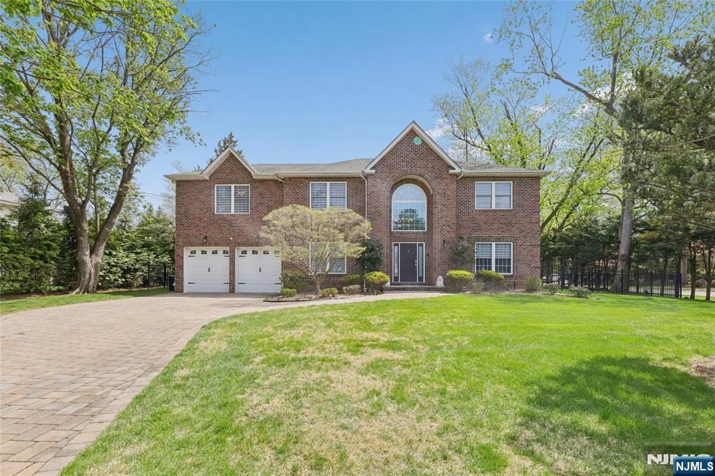 4 Leoson Parkway, Old Tappan, NJ 07675