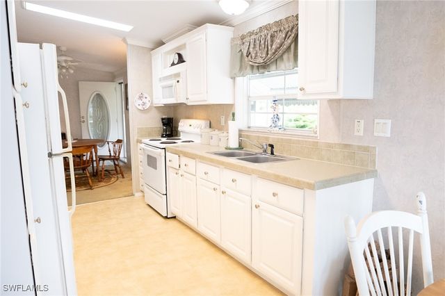 933 YACHT CLUB WAY, Moore Haven, FL 33471