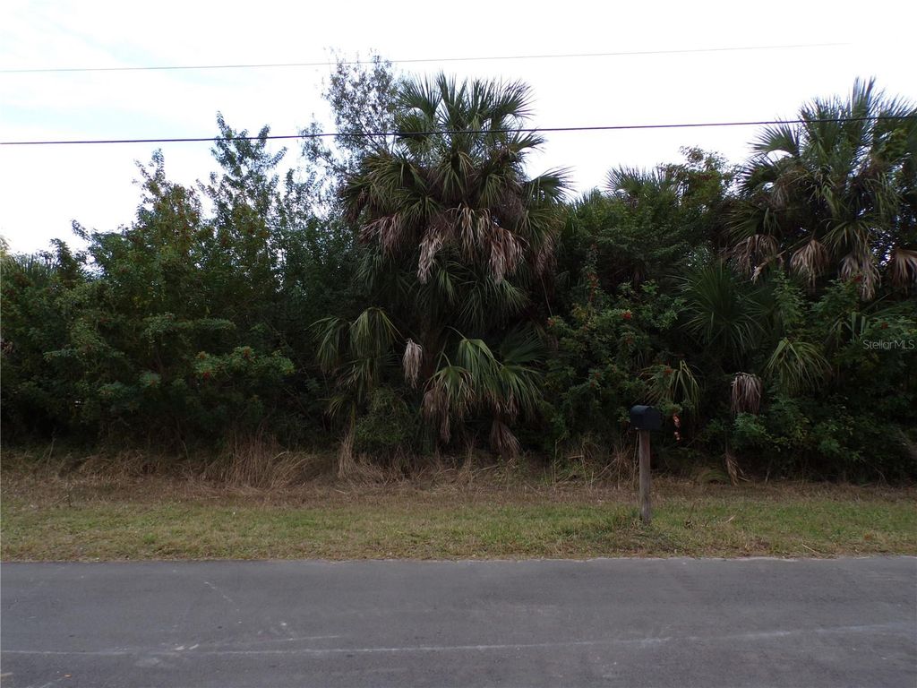 Image 1 of property listing at 9191 HILLBURN TERRACE, Englewood, FL 34224