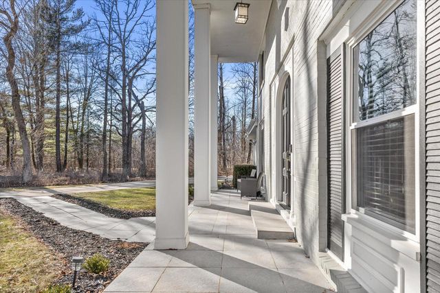 712 Shady LANE, Mequon, WI 53097