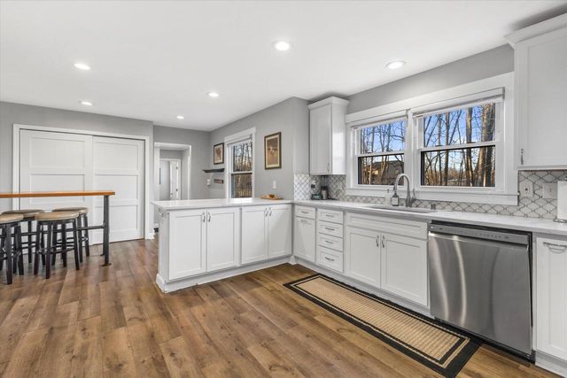 712 Shady LANE, Mequon, WI 53097