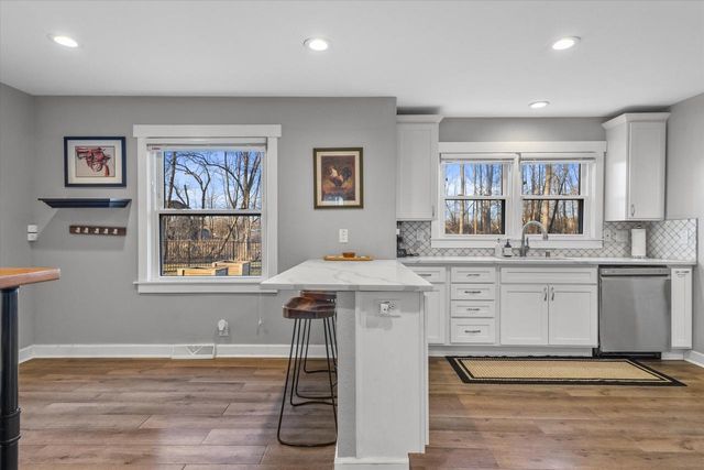 712 Shady LANE, Mequon, WI 53097