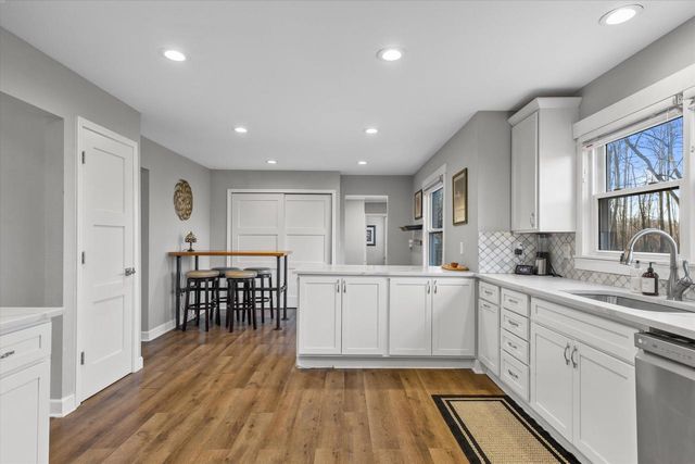 712 Shady LANE, Mequon, WI 53097